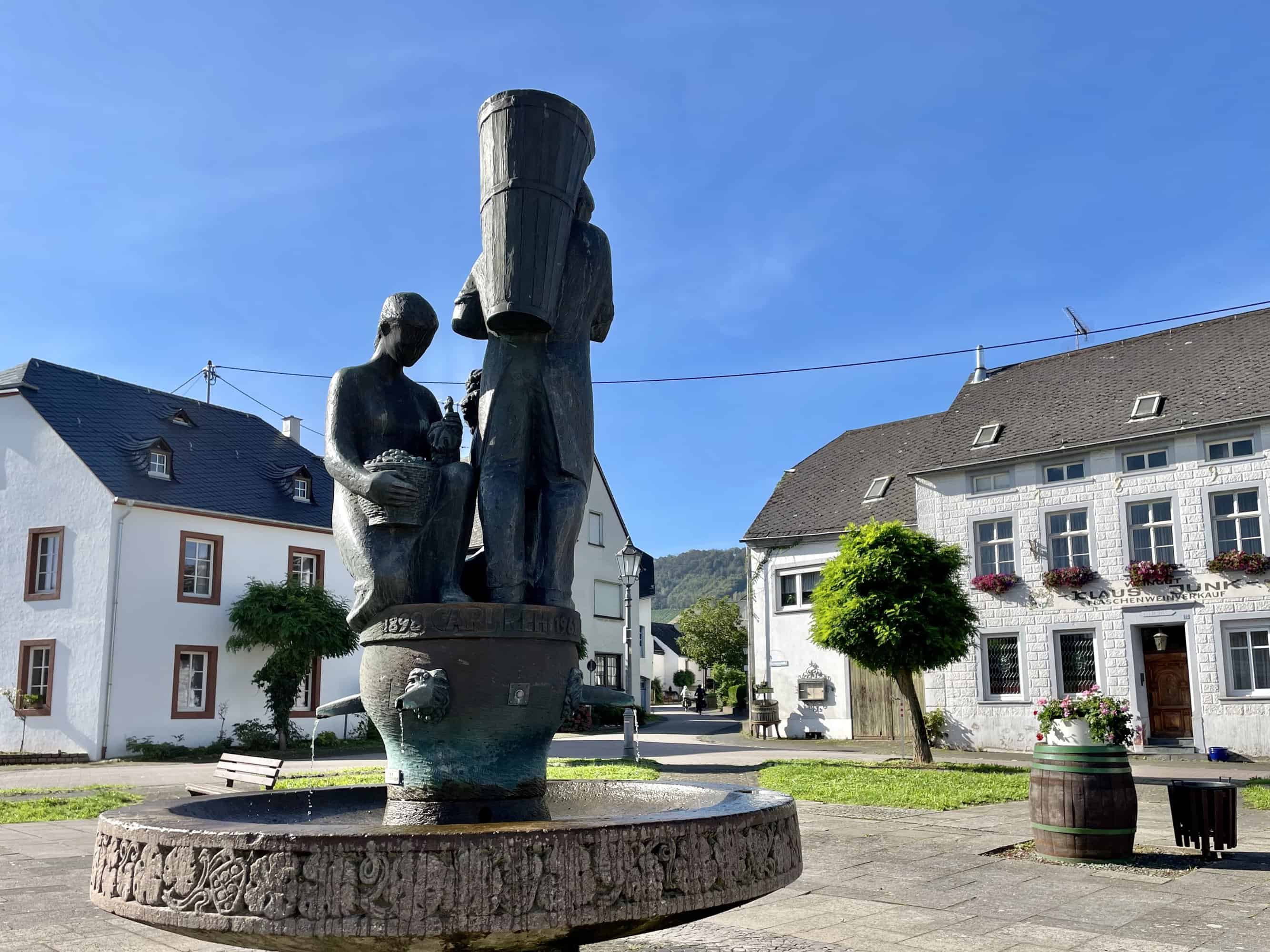 Weinbrunnenplatz Leiwen